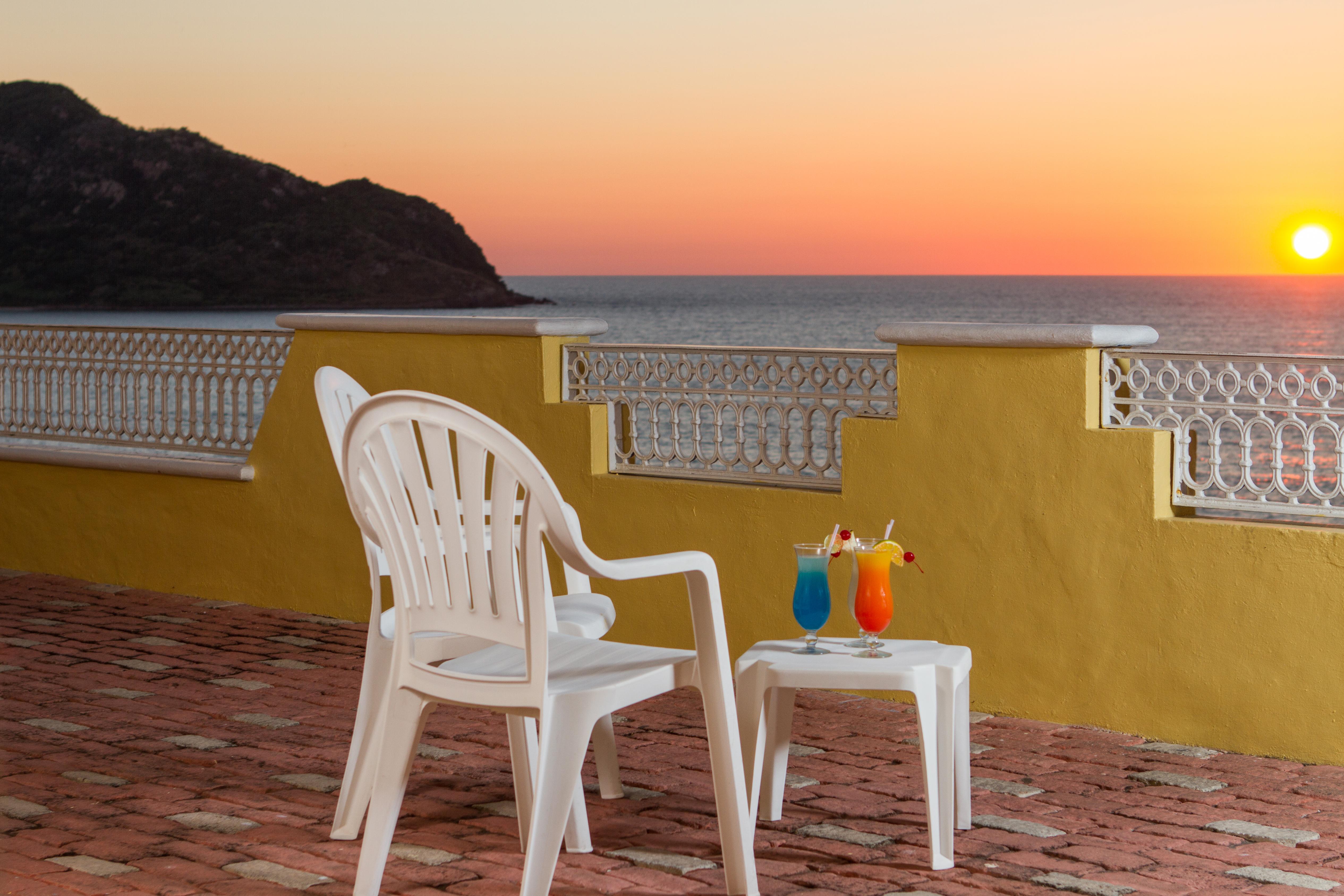 Royal Villas Resort Mazatlán Exteriör bild Sunset at the hotel