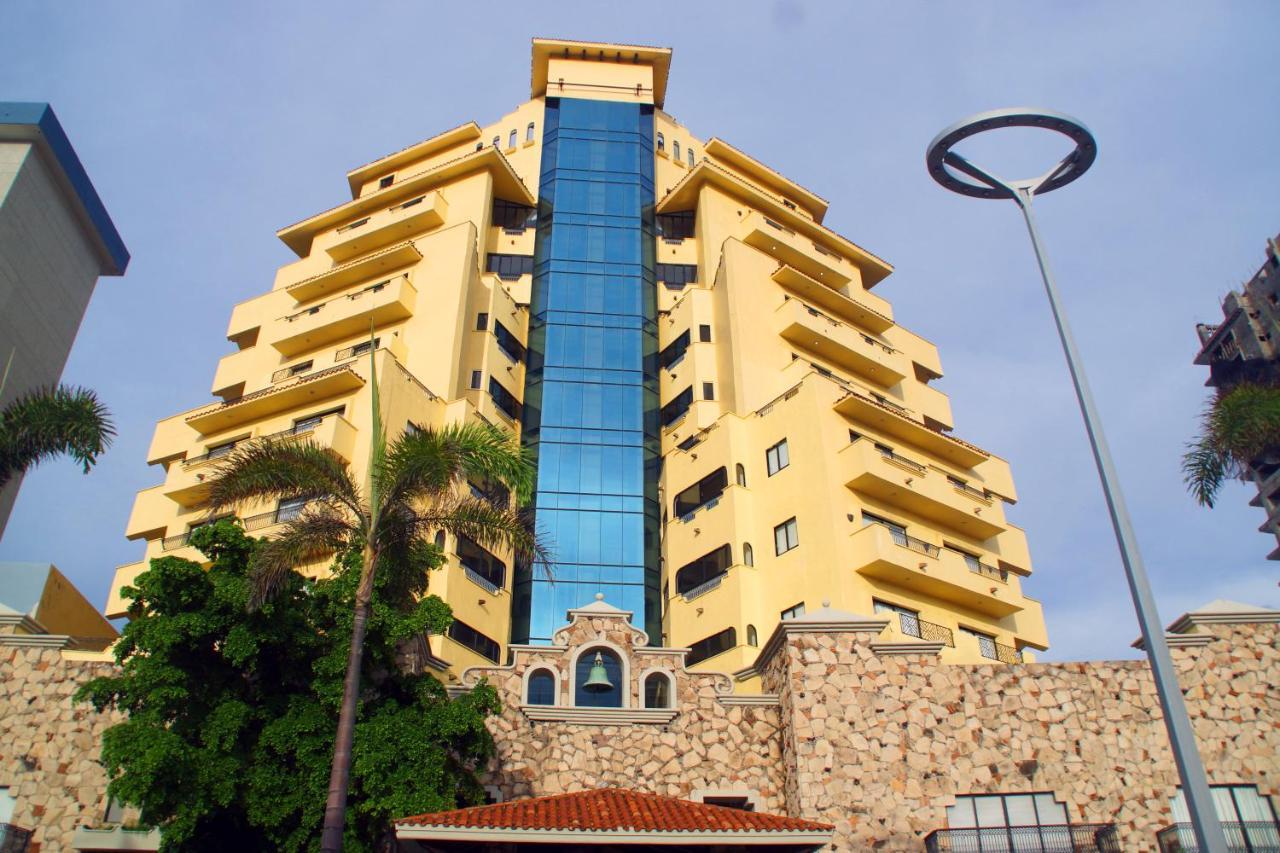 Royal Villas Resort Mazatlán Exteriör bild The hotel in 2008