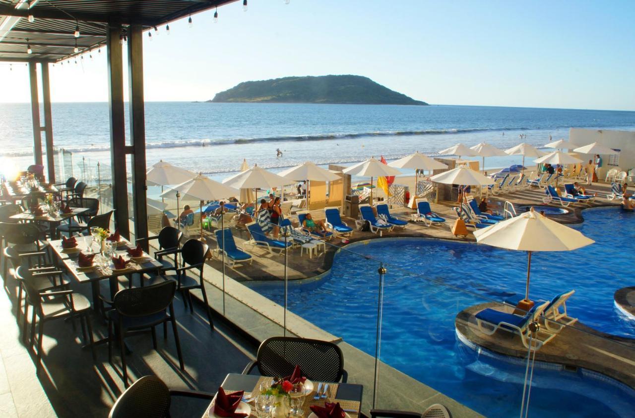 Royal Villas Resort Mazatlán Exteriör bild View of the beach at the Hard Rock Hotel
