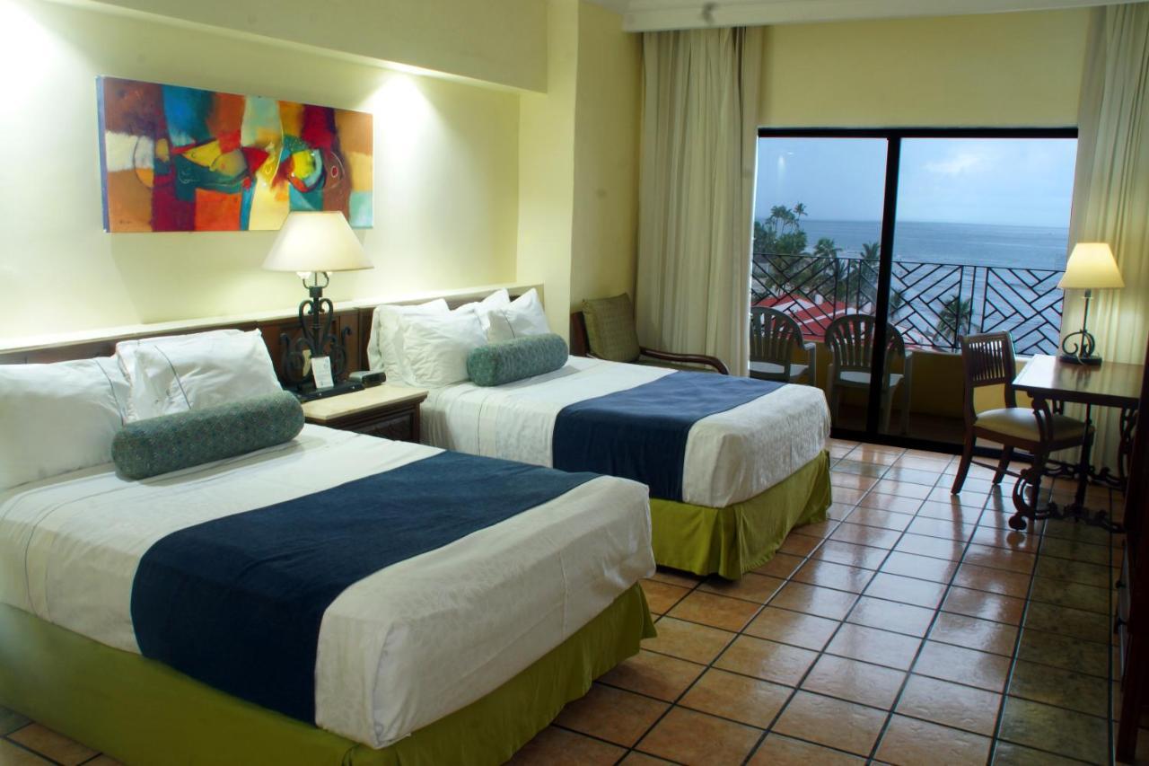 Royal Villas Resort Mazatlán Exteriör bild A room at the hotel