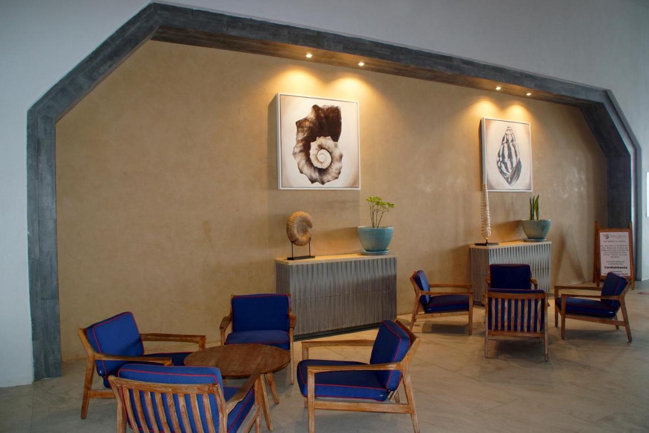Royal Villas Resort Mazatlán Exteriör bild The lobby of the hotel