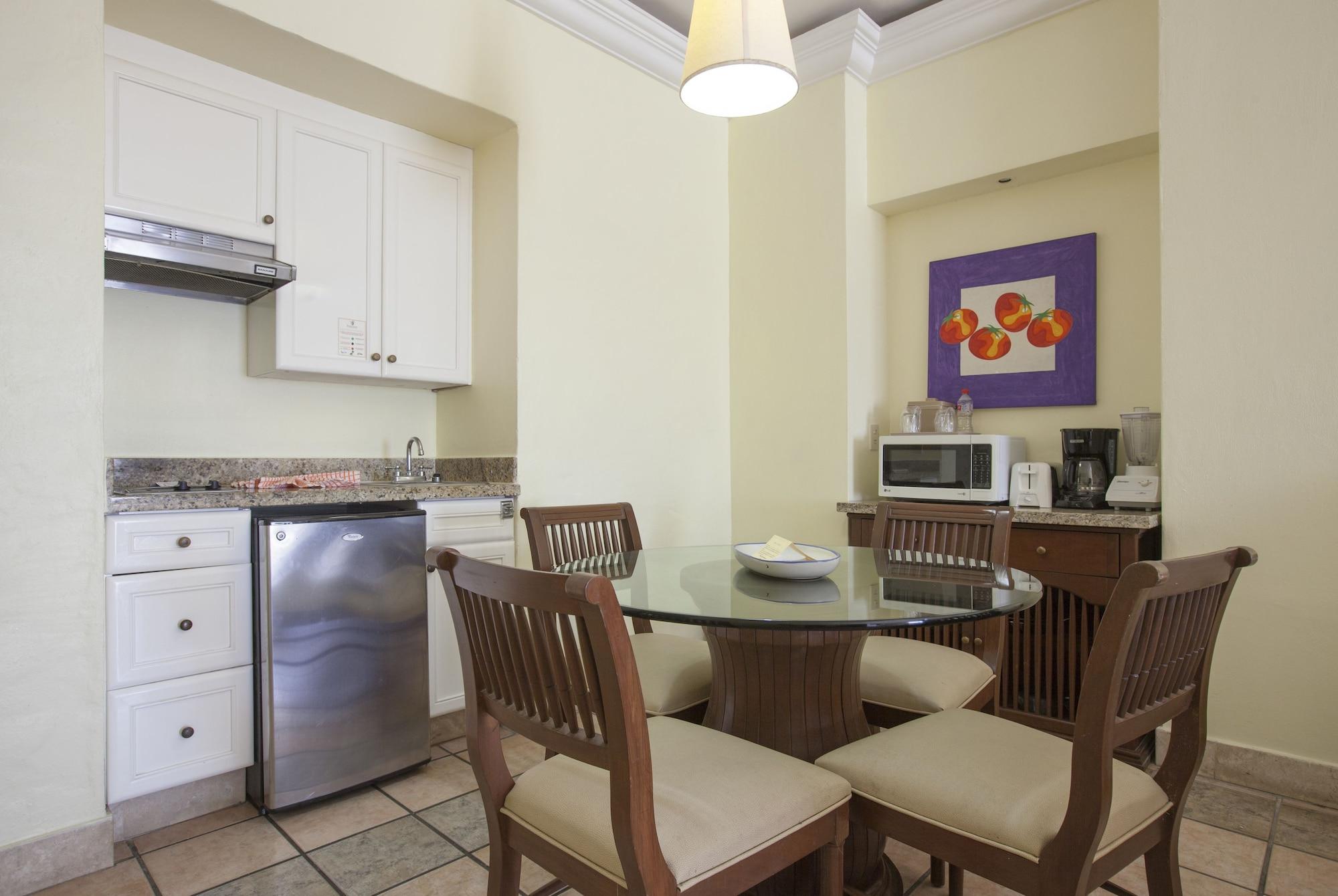 Royal Villas Resort Mazatlán Exteriör bild A kitchen in a typical Disney Vacation Club villa