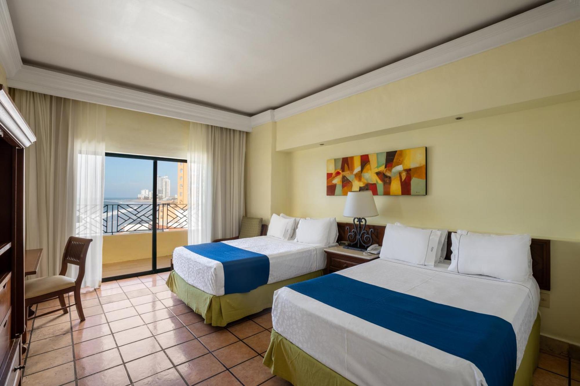 Royal Villas Resort Mazatlán Exteriör bild A room at the Iberostar Grand Hotel at Playa Paraíso, Tenerife
